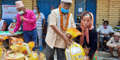 पुरैनामा कांग्रेसको राहत वितरण पुरैनामा कांग्रेसको राहत वितरण