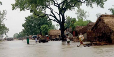वर्षापछि राप्तीसोनारीका तीनवटा बस्तीमा डुबान र कटान वर्षापछि राप्तीसोनारीका तीनवटा बस्तीमा डुबान र कटान