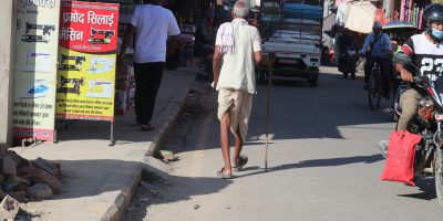 पैदल यात्रुले कहाँबाट हिड्ने ?