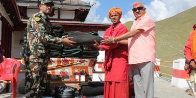 सेनाले बालात्रिपुरासुन्दरी मन्दिरलाई दियो कम्बल र खाद्यान्न