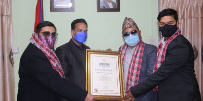 पानीमाथि पद्माशन गरेर नेपाली युवाले राखे विश्व किर्तिमान पानीमाथि पद्माशन गरेर नेपाली युवाले राखे विश्व किर्तिमान