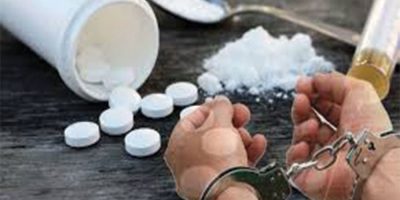 लागूऔषधसहित सीमामा नेपाली पक्राउ लागूऔषधसहित सीमामा नेपाली पक्राउ