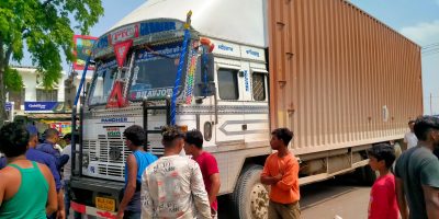 जमुना भन्सारमा भेटियो शंकास्पद कन्टेनर, चालक र सह–चालक फरार