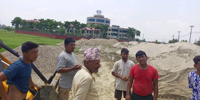 सार्वजनिक क्षेत्रमा राखेका गिट्टी र बालुवा जफत
