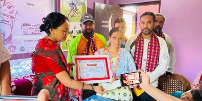 साइकलिस्ट रसाइलीको परिवारलाई ३ लाख हस्तान्तण