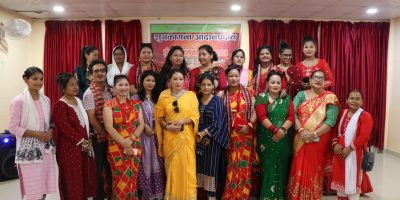 तीज भड्किलो नबनाउने सन्देश दिदैं महिला पत्रकार
