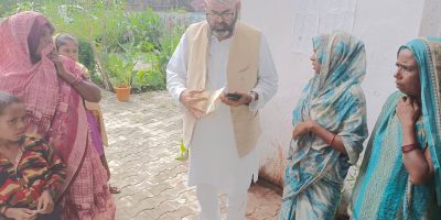 राहतका लागि नरैनापुरमा किसानको भिड राहतका लागि नरैनापुरमा किसानको भिड