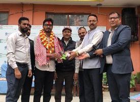 एमविविएसमा नाम निकालेका आचार्यलाई आदर्शले गर्यो सम्मान एमविविएसमा नाम निकालेका आचार्यलाई आदर्शले गर्यो सम्मान