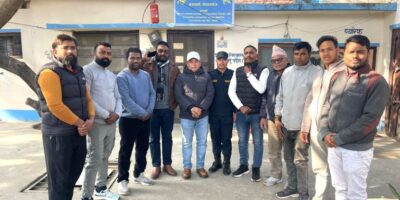 भारतीय पर्यटकलाई अलपत्र पार्ने बस मालिकले मागे माफी