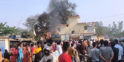 टयाङ्करको ठक्करले दुई बालकको मृत्यु, चौकी घेराउ गर्दै आगजनी